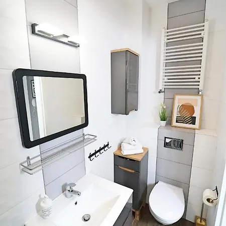 Everysky - Emilii Plater 18b קרפאז'